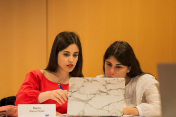 Del ahorro a la estrategia: El auge de la mujer mexicana en el mercado de capitales