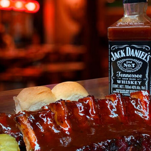 Festejarán a papá al estilo Texas con costillas ahumadas y fútbol en vivo