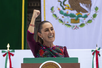 Gobernura mexicana implementa trabajo a distancia por arranque del futbol global